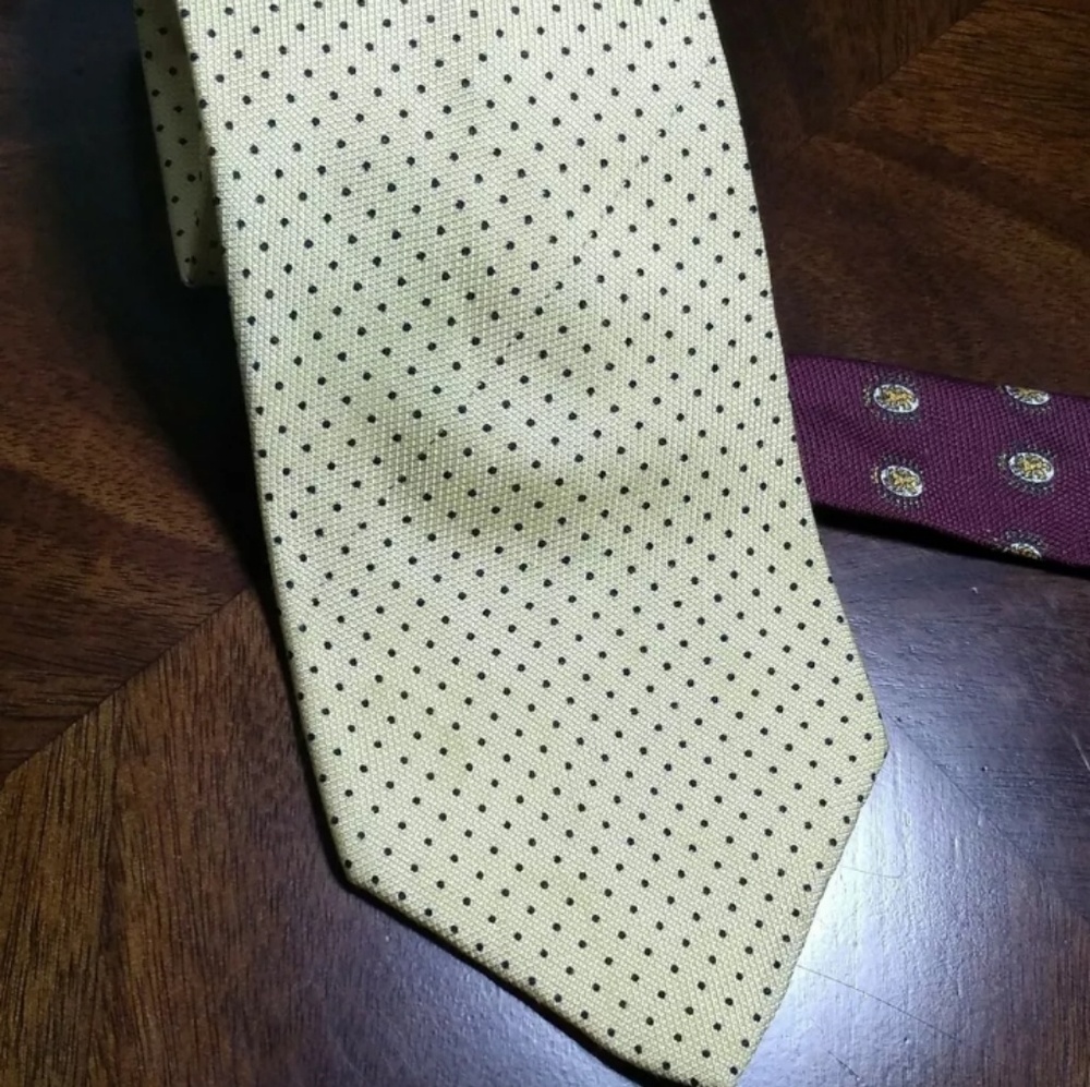 Tommy Hilfiger Light Yellow Silk Tie